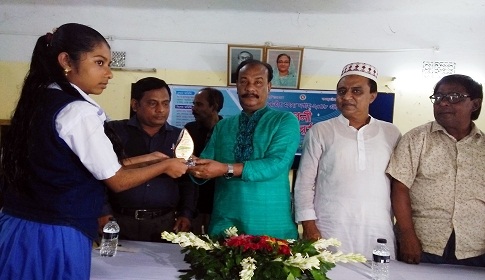গোবিন্দগঞ্জে জাতীয় মৎস্য সপ্তাহের সমাপনি দিনে পুরস্কার বিতরণ