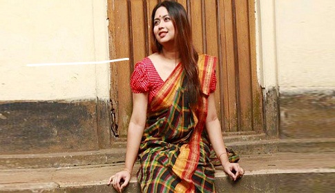 কাপড় সেলাই করেই জীবন চলে ভাবনার