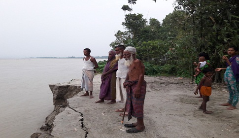 চার লাখ মানুষকে সম্বলহীন করেছে ব্রহ্মপুত্র-তিস্তা-যমুনা 