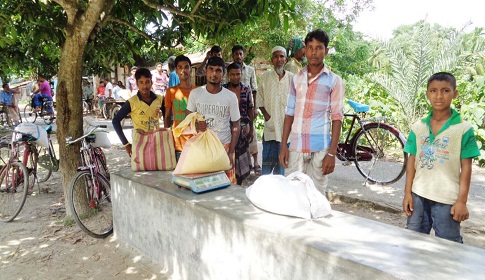 কালিগঞ্জে ভিজিএফ কার্ডের ১৫০ কুইন্টাল চাল আত্মসাতের অভিযোগ