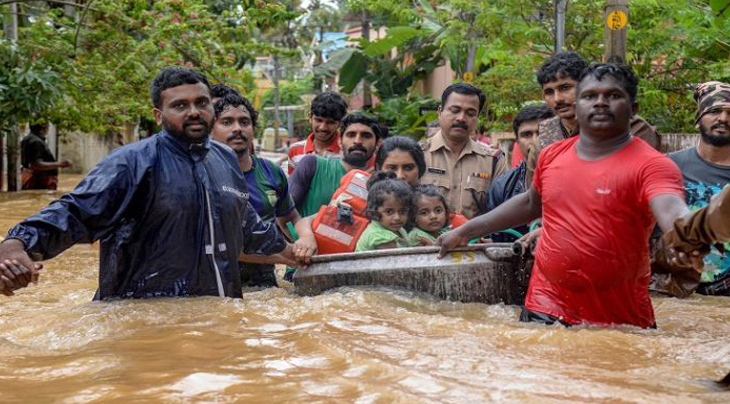 কেরালার বন্যা মোকাবেলা হবে নিজস্ব প্রচেষ্টায়