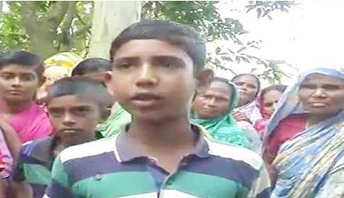 কিশোর সুমনের সাহসিকতায় চলনবিলের নৌকাডুবিতে ১৭ জনের প্রাণ রক্ষা