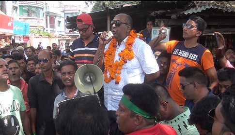 কুড়িগ্রামে আ. লীগের সহ-সভাপতি পনির উদ্দিন জাতীয় পার্টিতে যোগদান করায় আনন্দ র‌্যালি