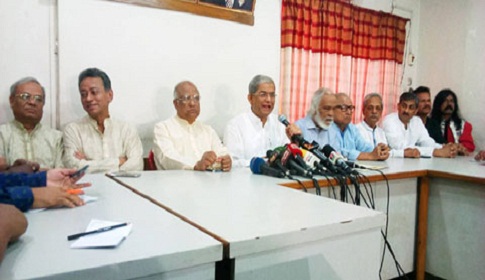 চিকিৎসা না দিয়ে খালেদাকে হত্যার চেষ্টা চলছে : ফখরুল