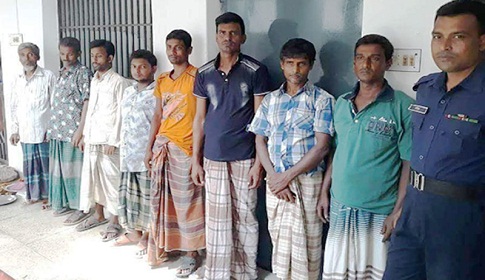 চাটমোহরে ৮ জুয়ারী আটক