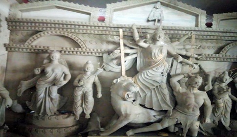 গলাচিপায় ২৬ মন্ডপে দূর্গা পূজা, প্রতিমা তৈরির ধুম
