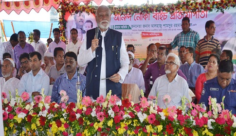নৌকা ভাসতে ভাসতে বিজয়ের বন্দরে পৌঁছাবে : ভূমিমন্ত্রী