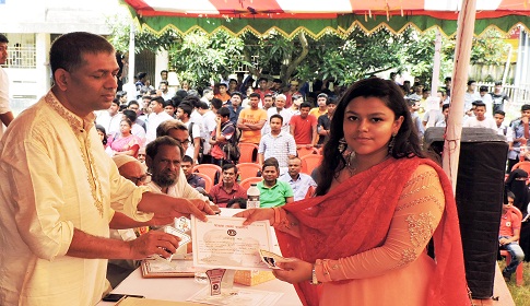 মাগুরায় জিপিএ-৫ প্রাপ্ত ৪ শতাধিক ছাত্র-ছাত্রীকে সংবর্ধনা