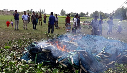 চাটমোহরে বিল ও নদীতে ভ্রাম্যমাণ আদালতের অভিযান