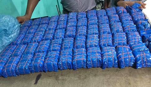 কর্ণফুলীতে ইয়াবার বড় চালানসহ গ্রেফতার ১