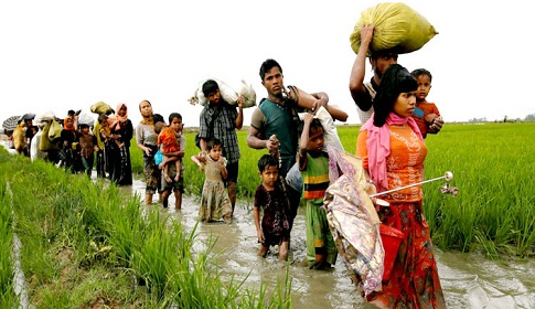 ‘বাংলাদেশে ঢোকার অপেক্ষায় আরও ৫ লাখ রোহিঙ্গা’