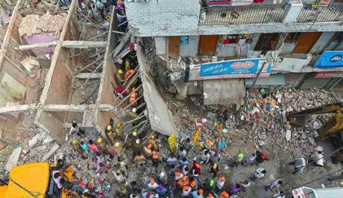 নয়াদিল্লিতে ভবন ধসে চার শিশুসহ নিহত ৫