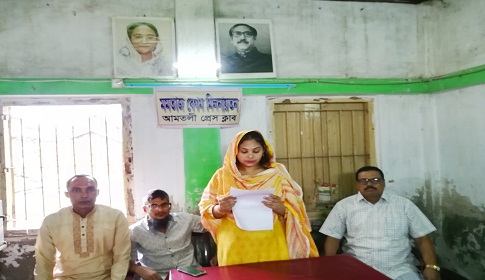 আমতলীতে ওয়াকফ এষ্টেটের কৃষি জমি দখল করে ইটভাটা নির্মাণ