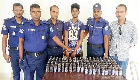 নিয়ামতপুরে ফেনসিডিল গ্রেফতার ১