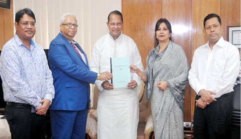 নবম ওয়েজবোর্ডের সুপারিশ তথ্য মন্ত্রণালয়ে জমা