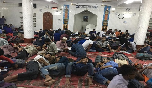 পাবিপ্রবিতে ভর্তি পরীক্ষা দিতে আসা ছাত্র-ছাত্রীদের থাকা খাওয়ার ব্যবস্থা করছে রাজাপুরের যুব সমাজ