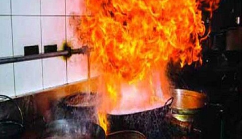রাজধানীতে বাসায় গ্যাসের আগুনে শিশু নিহত, দগ্ধ ৬