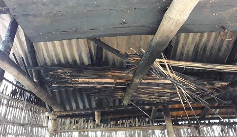 কুষ্টিয়ার শিক্ষকের বাড়ীতে অগ্নিসংযোগ