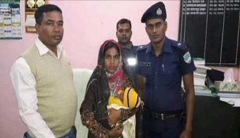 ৯ দিনের শিশু বিক্রি : উদ্ধার করে মায়ের কোলে তুলে দিলো পুলিশ