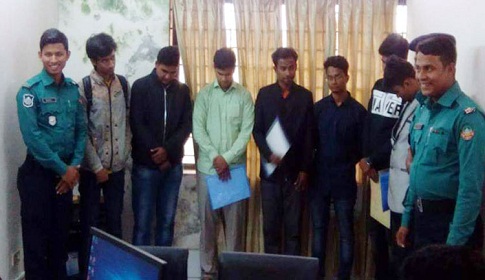 ভর্তি পরীক্ষার সাক্ষাৎকারে ১ম-২য়-৩য় স্থান অর্জনকারী আটক