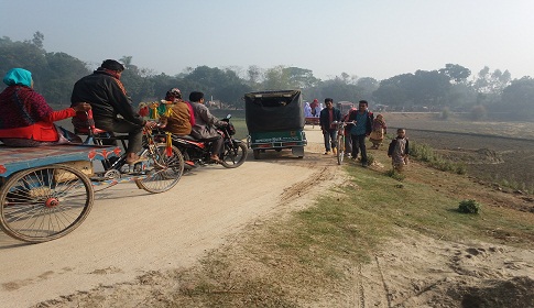 রাণীশংকৈলে বেহাল সড়কে নাজেহাল পরীক্ষার্থীরা