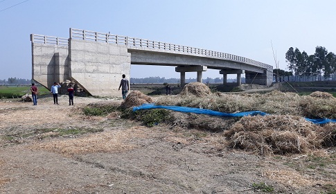 নাগরপুরে ব্রীজ আছে রাস্তা নেই, চরম দুর্ভোগে মানুষ
