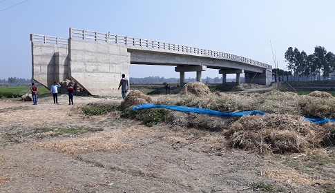 নাগরপুরে ব্রীজ আছে রাস্তা নেই, চরম দুর্ভোগে মানুষ