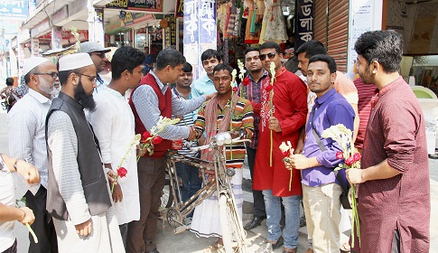 শেরপুরে রিক্সাওয়ালাদের সাথে ব্যতিক্রমী ভালোবাসা দিবস উদযাপন