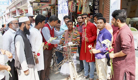 শেরপুরে রিক্সাওয়ালাদের সাথে ব্যতিক্রমী ভালোবাসা দিবস উদযাপন