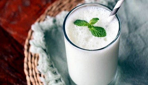 দই ছাড়াই লাচ্ছি তৈরির রেসিপি