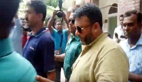 সাইবার ট্রাইব্যুনালে নেয়া হয়েছে ওসি মোয়াজ্জেমকে