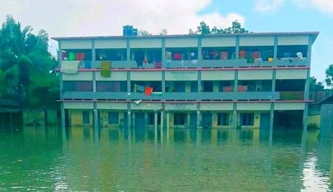 জামালপুরে বন্যাদুর্গত এলাকায় ত্রাণের জন্য হাহাকার