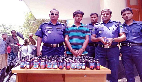 মান্দায় ফেনসিডিলসহ মাদক ব্যবসায়ী গ্রেফতার