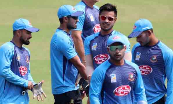 একঝাঁক নবীন প্রাথমিক দল