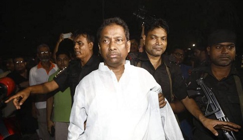 কলাবাগান ক্রীড়াচক্রের সভাপতি আটক, অস্ত্র ও ইয়াবা জব্দ