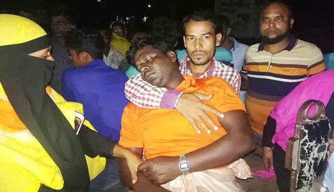 বঙ্গোপসাগরে জাল ফেলা নিয়ে সংঘর্ষে ৬ জেলে আহত