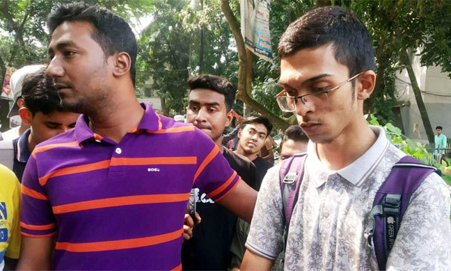 ঢাকা কলেজ ছাড়লেন আবরারের ছোট ভাই