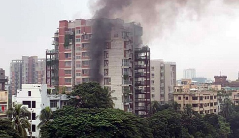 ধানমন্ডির বহুতল ভবনের আগুনে নারীর মৃত্যু