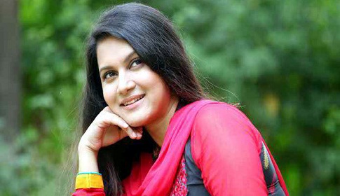 ফাহমির সঙ্গে অন্তরঙ্গ ছবি নিয়ে মুখ খুললেন মিথিলা