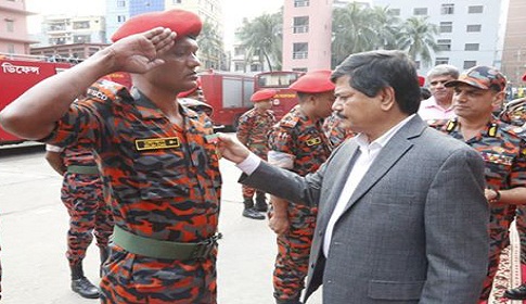 ফায়ার সার্ভিসের রাষ্ট্রীয় পদক পেলেন রোকুনোজ্জামান
