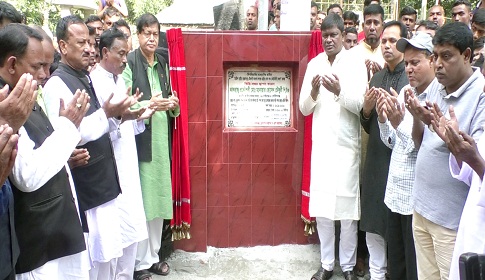 গোবিন্দগঞ্জের নাকাইহাটে সড়ক উন্নয়ন ও কালভার্ট নির্মাণ কাজের উদ্বোধন