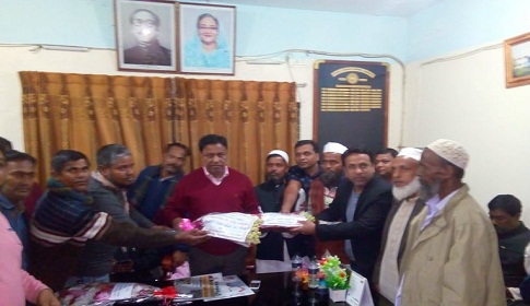 মেয়র আসাদুলকে শুভেচ্ছা জানাতে তৃণমূল নেতাদের ভিড়