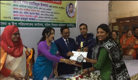 জয়িতা পুরস্কার পেলেন সাংবাদিক আয়শা সিদ্দিকা আকাশী