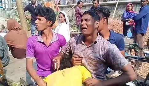 গোপালগঞ্জে সড়ক দুর্ঘটনায় পুলিশ কনস্টেবলসহ নিহত ২