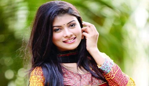 শুটিং ফাঁসালেন টয়া