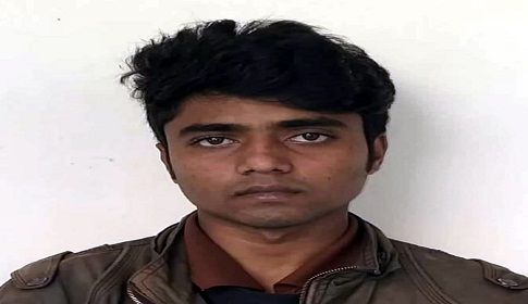 মাদকাসক্ত ছেলেকে ধরিয়ে দিলেন বাবা