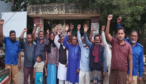 ইউপি চেয়ারম্যানের বিরুদ্ধে ধর্ষণ মামলা, ইউপি সদস্যদের প্রতিবাদ