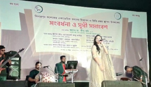 নবীগঞ্জের দিনারপুরে দর্শক মাতালেন লায়লা-আশিক