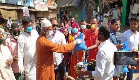 নিম্ন আয়ের মানুষের পাশে এমপি অসীম কুমার উকিল ও কল্যাণী ফাউন্ডেশন