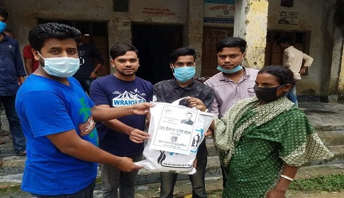 তাড়াশে ছাত্রলীগের ঈদ সামগ্রী বিতরণ